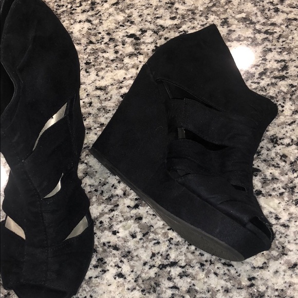 Black wedge booties - Picture 2 of 4